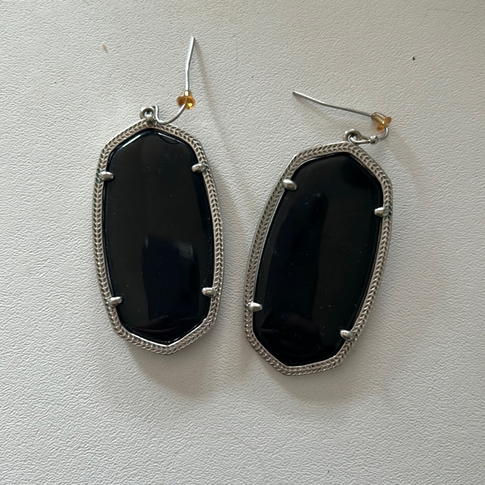 Kendra Scott Elle Silver Drop Earrings in Black